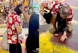 ببینید؛ دوستی عجیب یک مرد با سوسک!