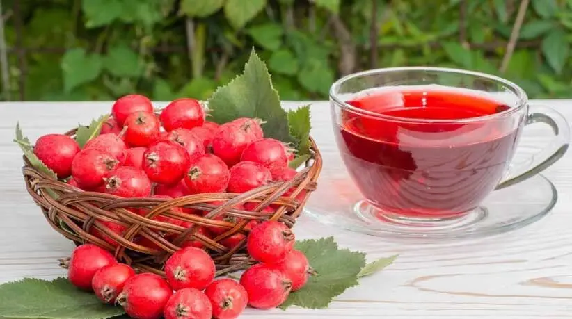 میوه کوچک قرمز با خواص معجزه‌آسا برای قلب و بدن