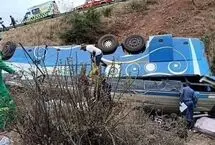 دست‌کم ۲۱ نفر در تصادف دو اتوبوس کشته شدند