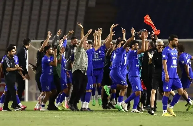 دیس‌بک سنگین استقلال خوزستان به پوستر پرسپولیس
