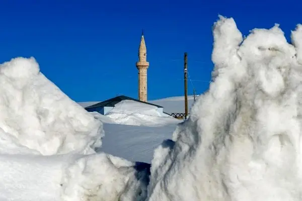 تصاویر؛ روستایی در ترکیه زیر برف دفن شد