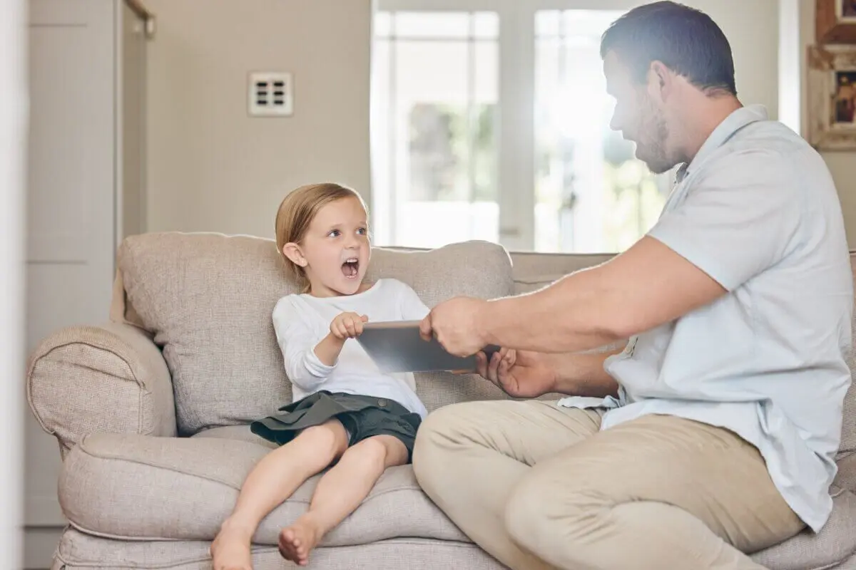 چگونه پستانک‌های دیجیتال آینده کودکان را تهدید می‌کنند؟