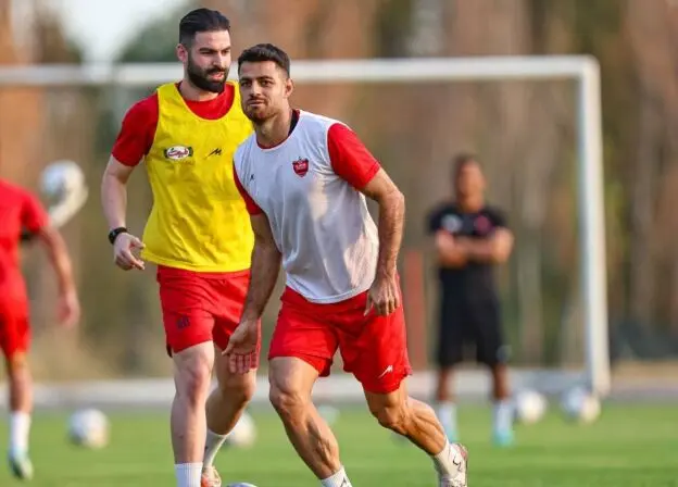احتمال نیمکت‌نشینی ستاره خط دفاع پرسپولیس مقابل فولاد