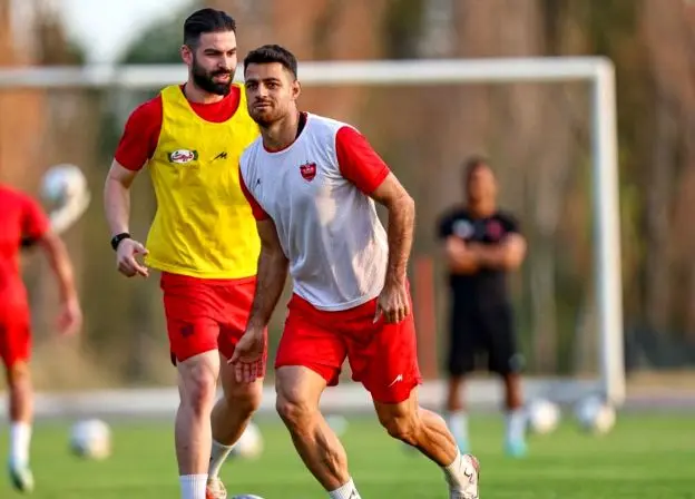 احتمال نیمکت‌نشینی ستاره خط دفاع پرسپولیس مقابل فولاد