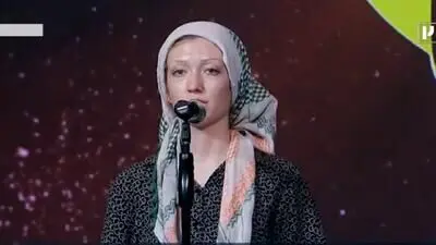 شعار «مرگ بر آمریکا و مرگ بر اسرائیل» توسط خبرنگار آمریکایی به زبان فارسی
