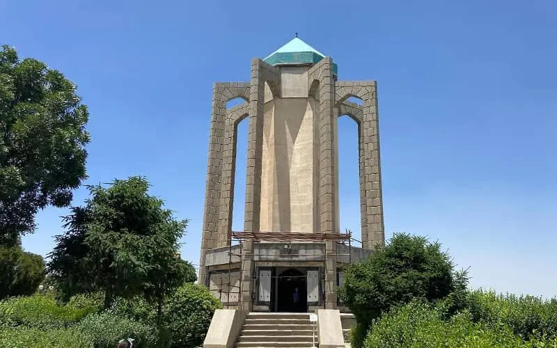 آسیب به آرامگاه باباطاهر