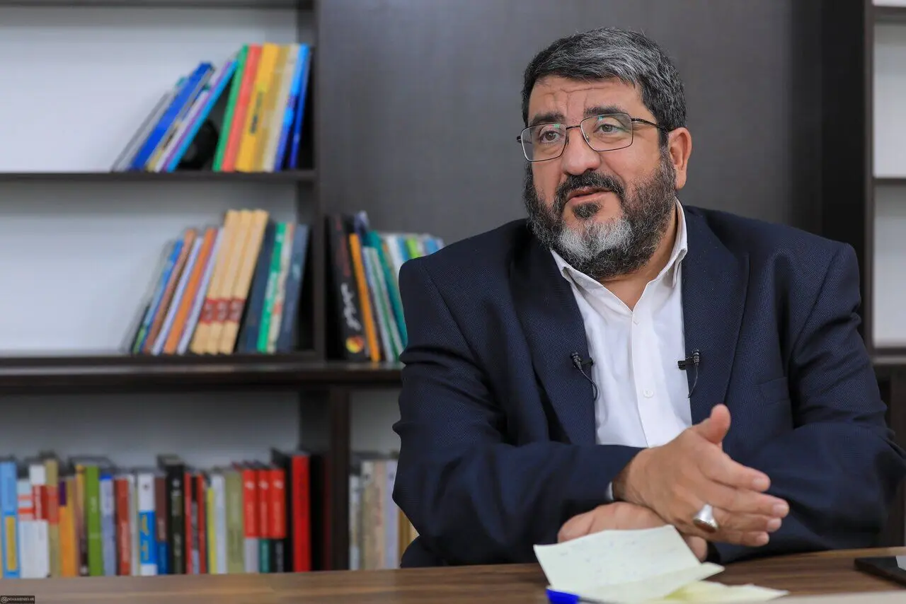 فواد ایزدی: اگر ترامپ نامه نمی فرستاد مذاکرات ایران و آمریکا آغاز نمی شد