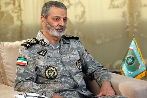 سلام نظامی همسر شهید موسوی در لحظه وداع