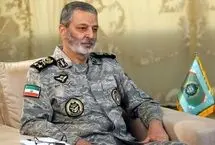 تصویر؛ شهید موسوی در دوران دانشجویی، کنار شهید ستاری