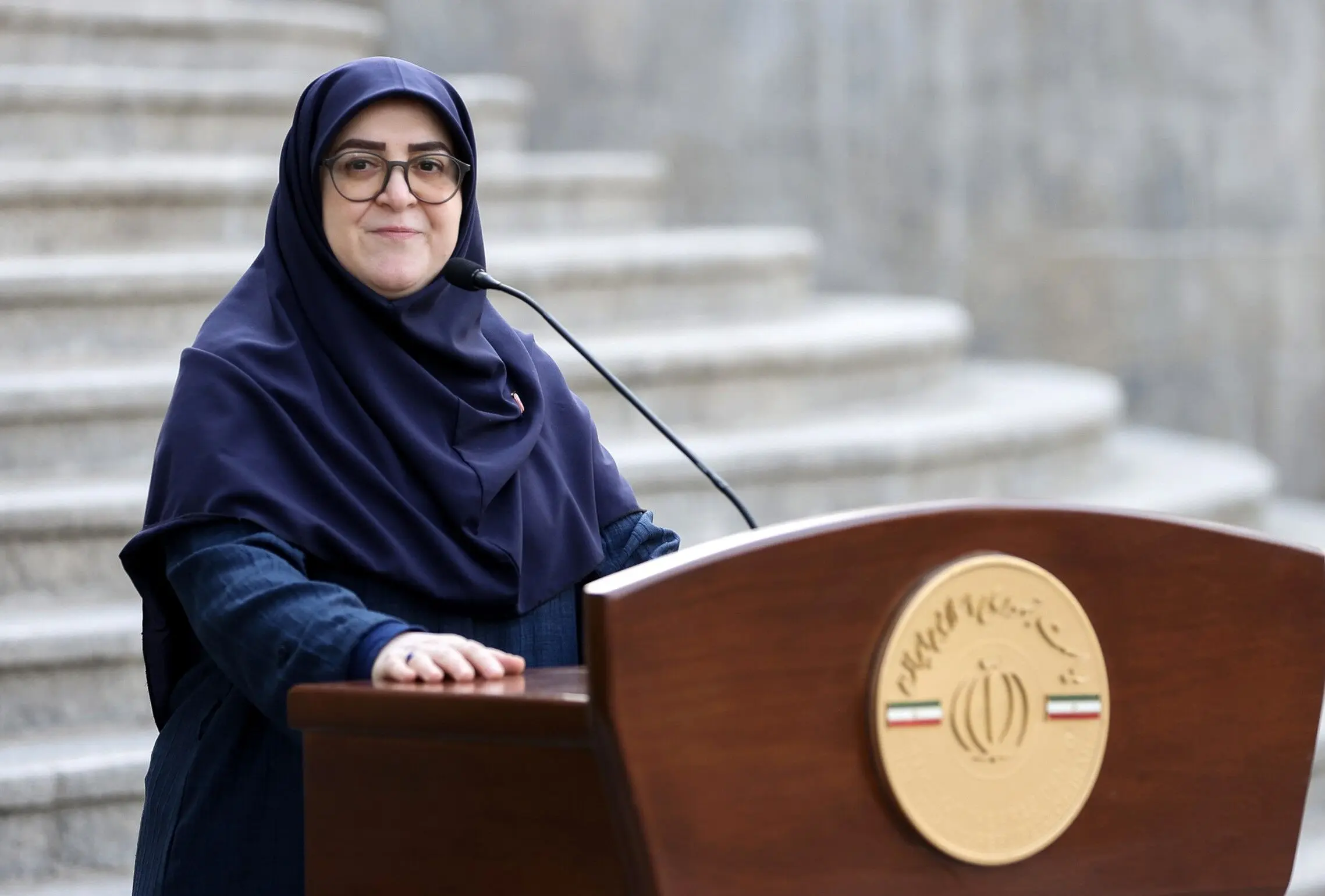  مهاجرانی: رهبر انقلاب فرمودند؛ چو دخلت نیست، خرج آهسته‌تر کن