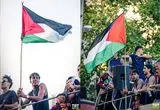 لامین یامال با پرچم فلسطین در جشن قهرمانی بارسلونا