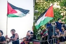 لامین یامال با پرچم فلسطین در جشن قهرمانی بارسلونا
