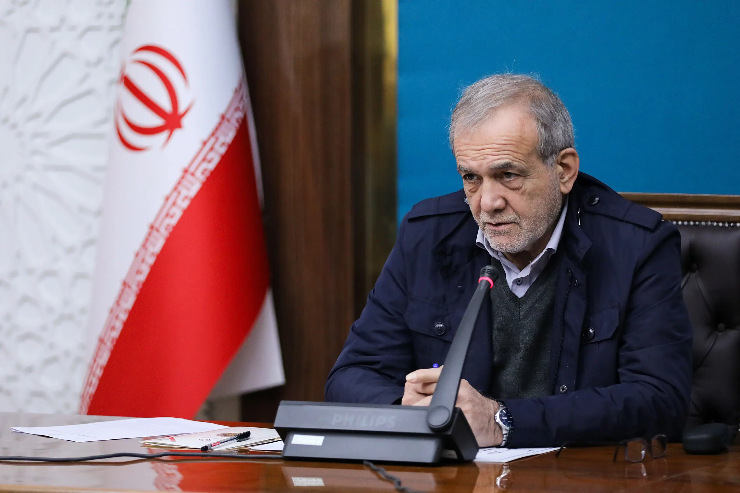 پزشکیان: درباره مسائل اقتصادی نشست خبری برگزار می‌کنیم
