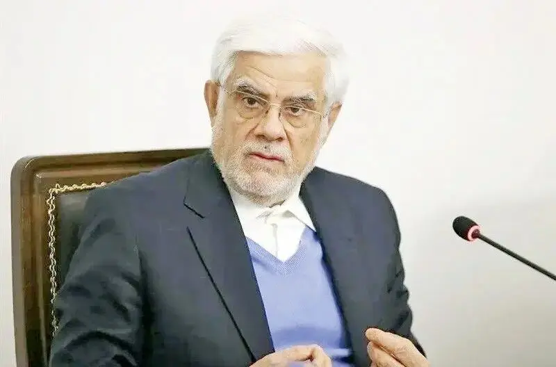 واکنش عارف به غیبت وزیر ارشاد در جشنواره فجر: شاید با لباس مبدل آمده باشد