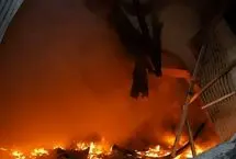 تصاویر؛ آتش‌سوزی در کارخانه تک‌نخ نوشهر