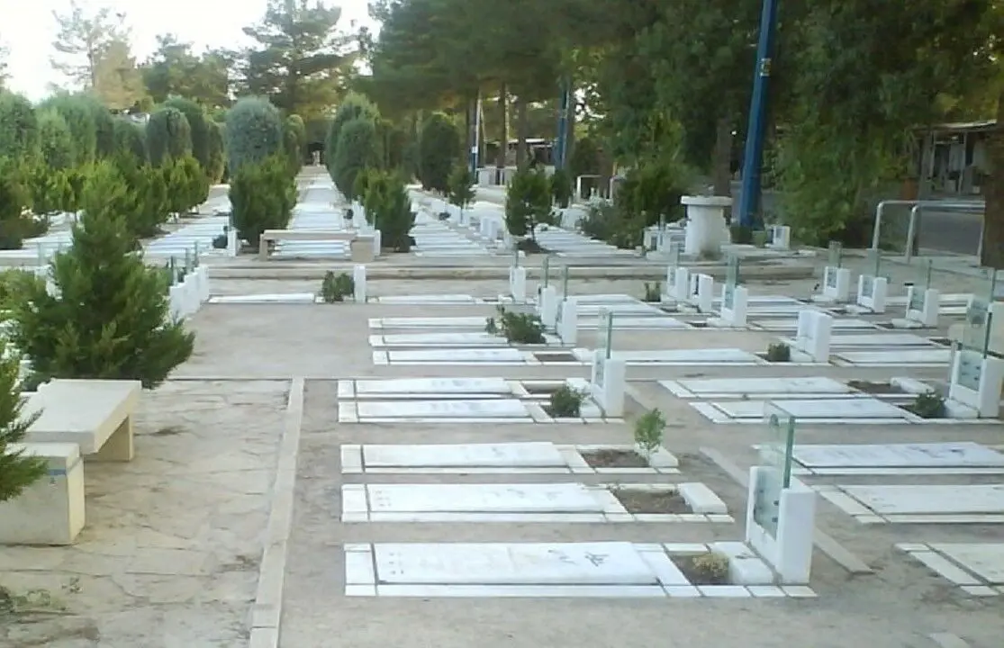 خانه آخرت میلیاردی شد؛ رقابت بر سر قبر در مشهد