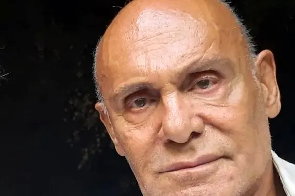 عکس سلفی با جمشید هاشم‌پور 