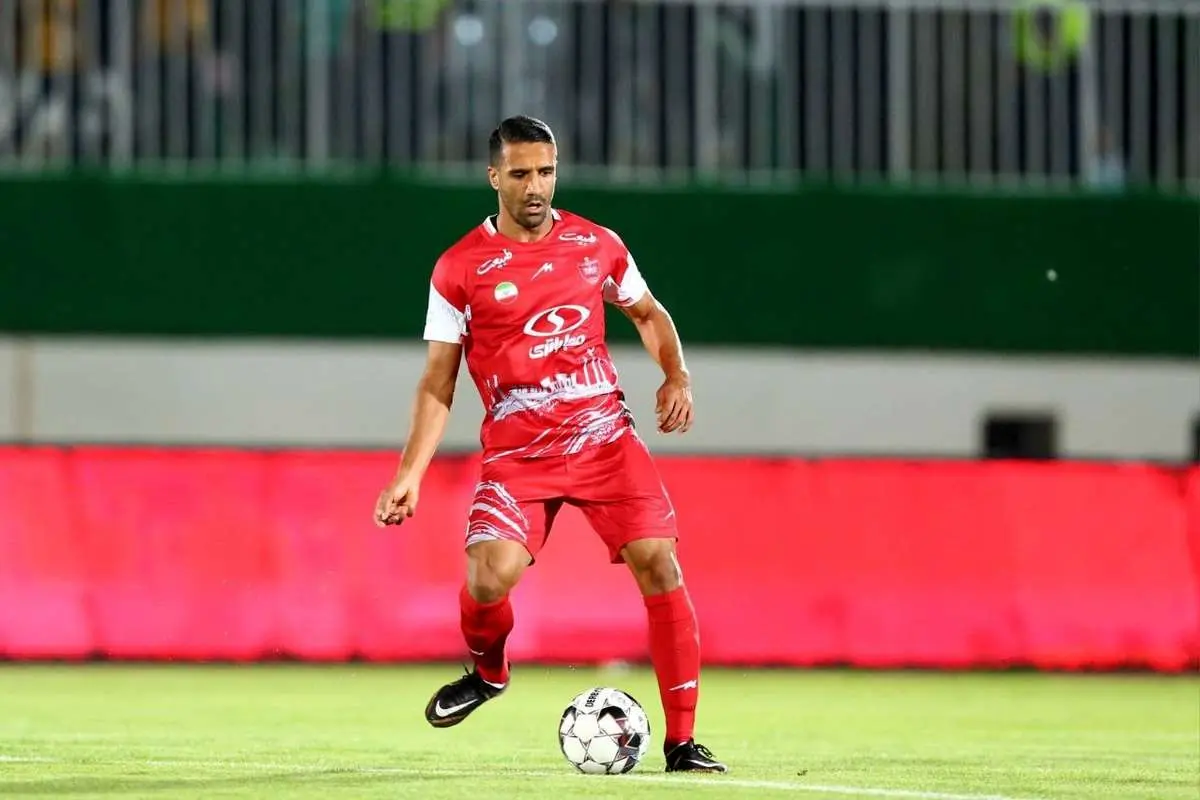 تصویر؛ خداحافظی هافبک پرسپولیس با هواداران باشگاه