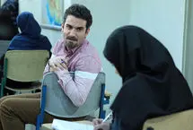 پشت صحنه خنده دار کتک خوردن هوتن شکیبا در لیسانسه ها