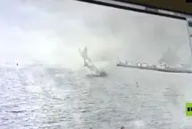 لحظه سقوط جنگنده آمریکا در دریای جنوبی چین