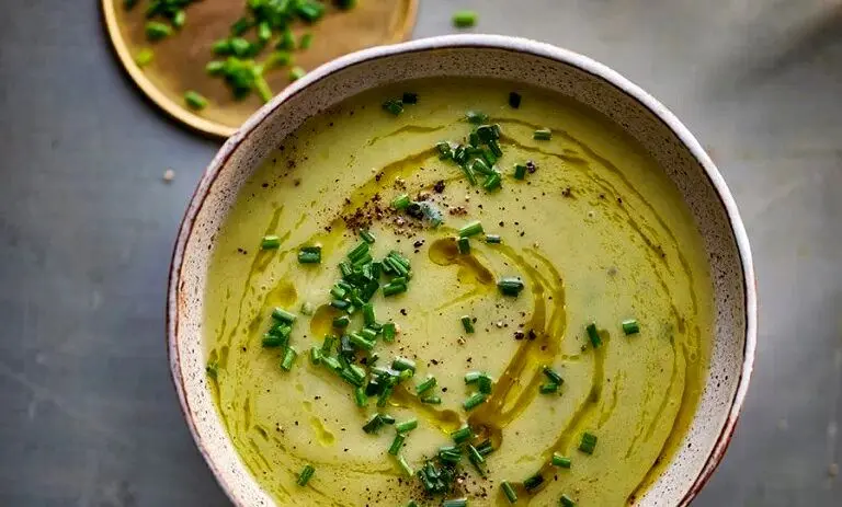 طرز تهیه سوپ کرفس؛ سوپ گرم و مقوی برای روزهای سرد 