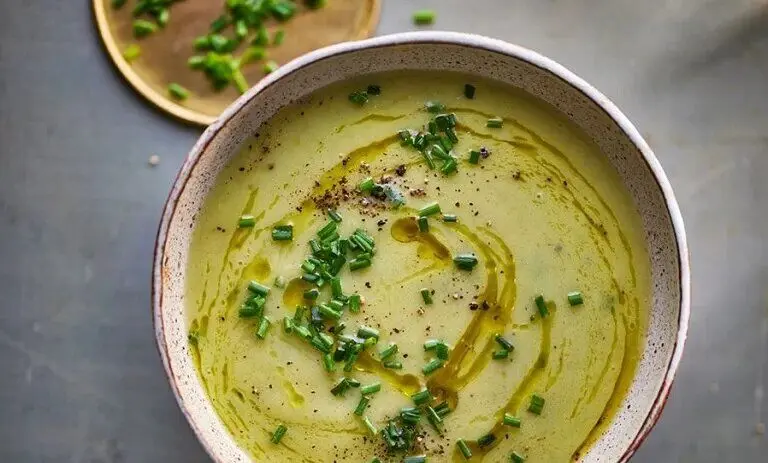 طرز تهیه سوپ کرفس؛ سوپ گرم و مقوی برای روزهای سرد 