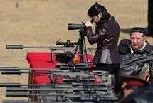 رهبر کره شمالی سوار بر تانک بر رزمایش نیروی زمینی نظارت کرد
