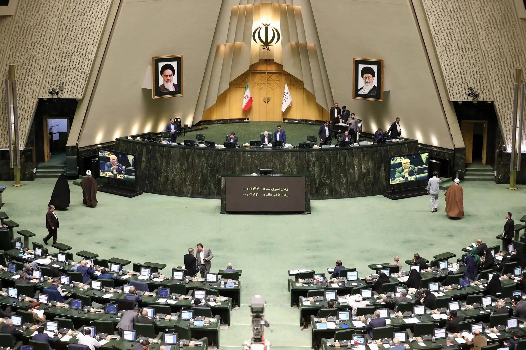 ایراد مجلس به افزایش ۲۰ درصدی حقوق کارمندان