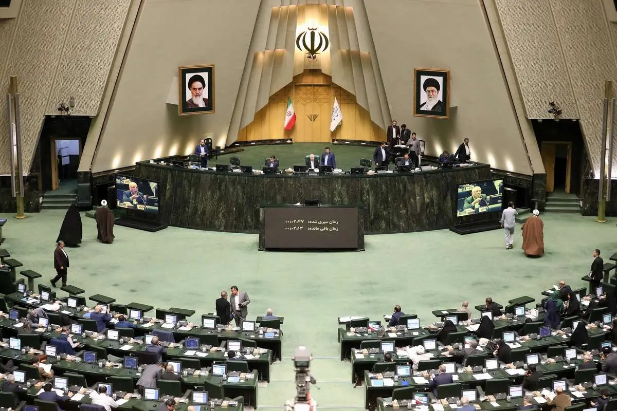 ایراد مجلس به افزایش ۲۰ درصدی حقوق کارمندان