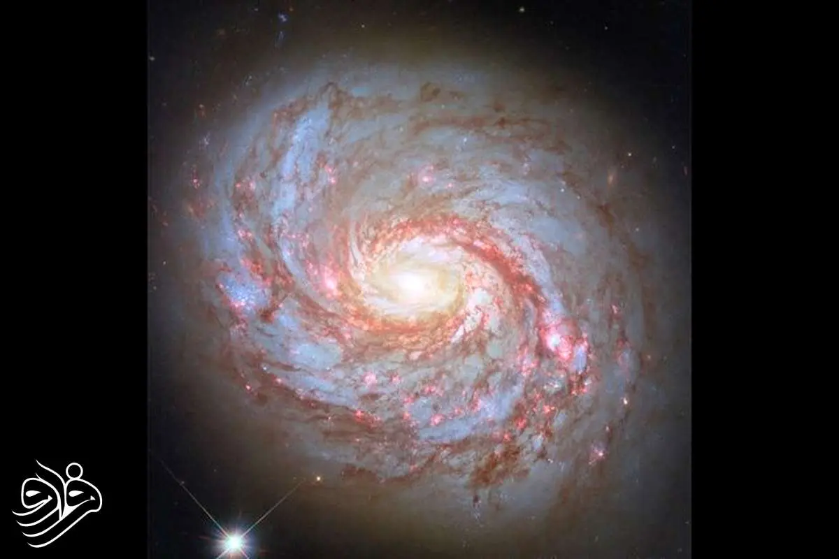 مرکز درخشان یک کهکشان مارپیچی در عکس روز ناسا