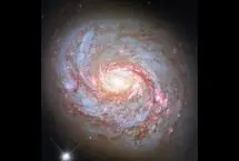 مرکز درخشان یک کهکشان مارپیچی در عکس روز ناسا