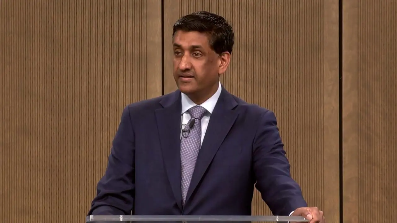 قانونگذار آمریکایی: باید همین حالا به جنگ علیه ایران پایان دهیم