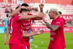 سردار فیکس شد، شباب الاهلی صدرنشین