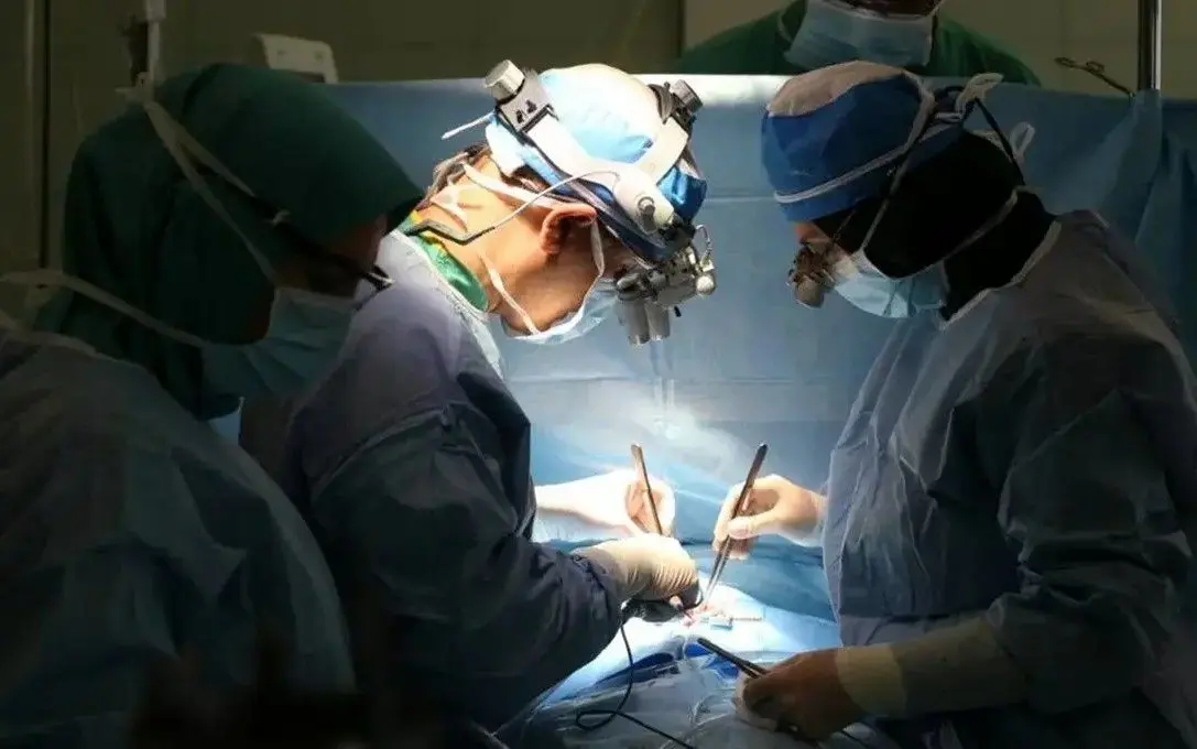 متخصص بیهوشی از هند و پاکستان می‌آید؟