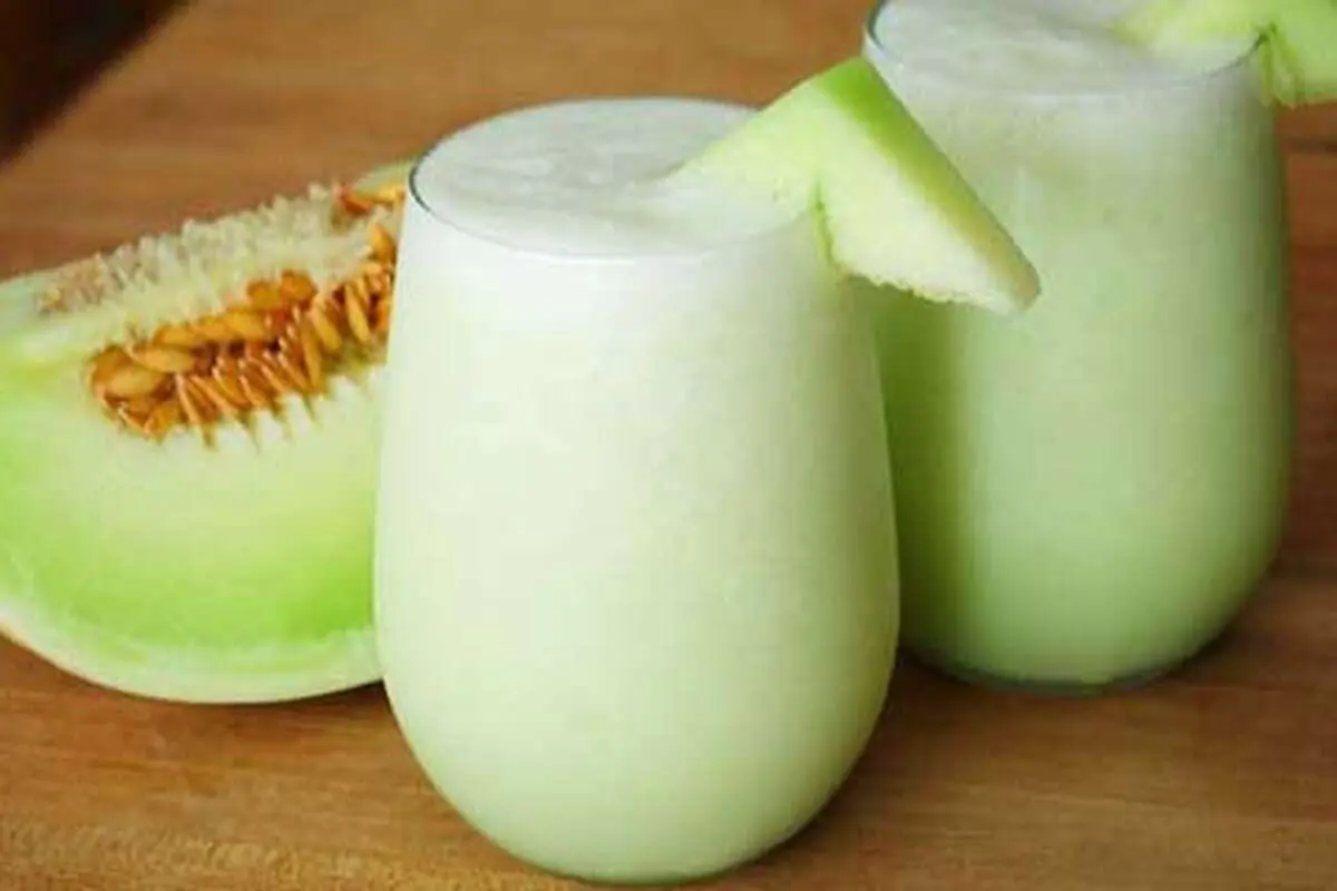 شیک موز و طالبی؛ نوشیدنی خنک و خوشمزه مخصوص روزهای تابستان 


