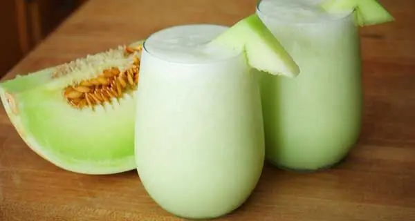 شیک موز و طالبی؛ نوشیدنی خنک و خوشمزه مخصوص روزهای تابستان 

