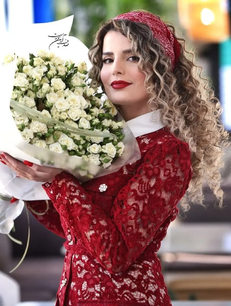 غزاله اکرمی