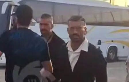 ببینید؛ استایل رامین رضاییان با ماشین لاکچری موقع ورود به ورزشگاه