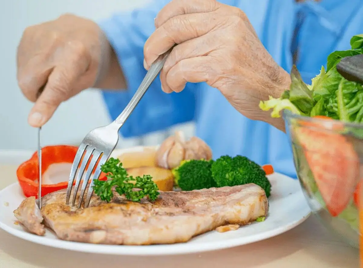 گوشت‌خواران بیشتر از گیاه‌خواران شانس رسیدن به ۱۰۰ سالگی دارند