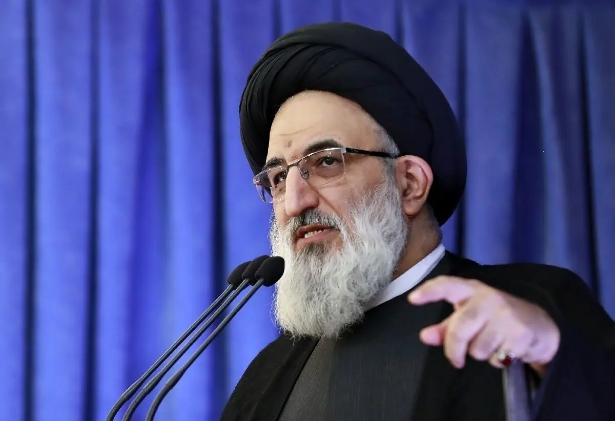 امام جمعه کرج: در جنگ ۱۲ روزه صد‌ها قصه مثل واقعه طبس رخ داد 