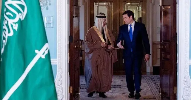 گفت‌وگوی وزرای خارجه آمریکا و عربستان درباره ایران