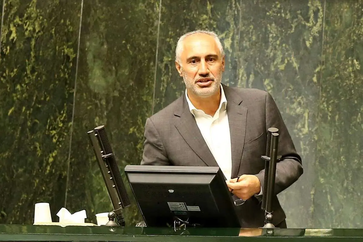 رئیس سازمان برنامه و بودجه: ۶ میلیارد دلار بنزین وارد می‌کنیم/ این پول از نان، دارو و بنیه دفاعی مردم کم می‌شود
