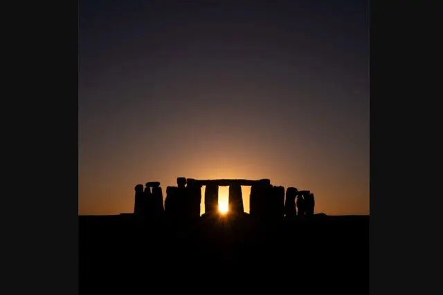 عکس روز ناسا: جادوی غروب بر سازه‌های پیشاتاریخی