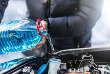 چرا نباید آب لوله‌کشی را در شیشه‌شور خودرو بریزیم؟