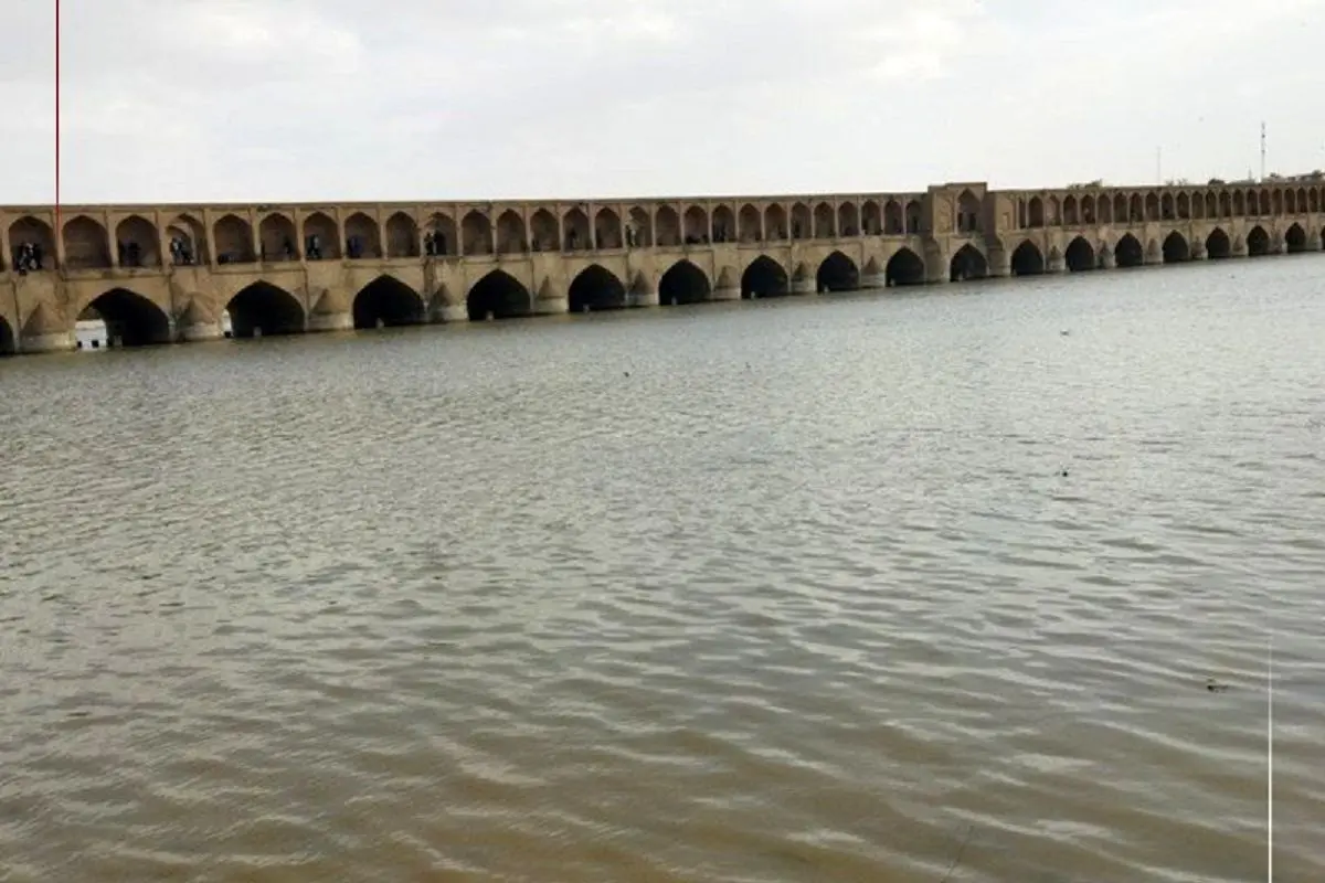 ویدئو؛ لحظه رسیدن آب به زاینده رود اصفهان