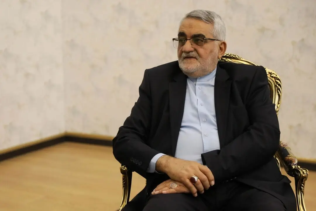 بروجردی: مجلس مدیریت بر تنگه هرمز را قانونمند می‌کند/ عمان نیز پای کار است 
