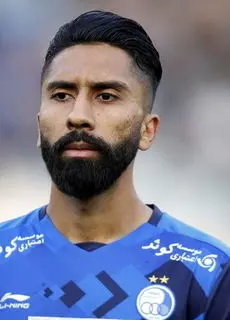 منصوریان کدام بازیکن ایرانی را با خود به عراق برد؟