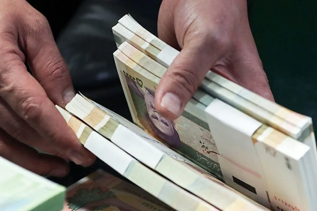 توزیع ناعادلانه پول در ایران / تهرانی‌ها تسهیلات بانکی را جارو کردند