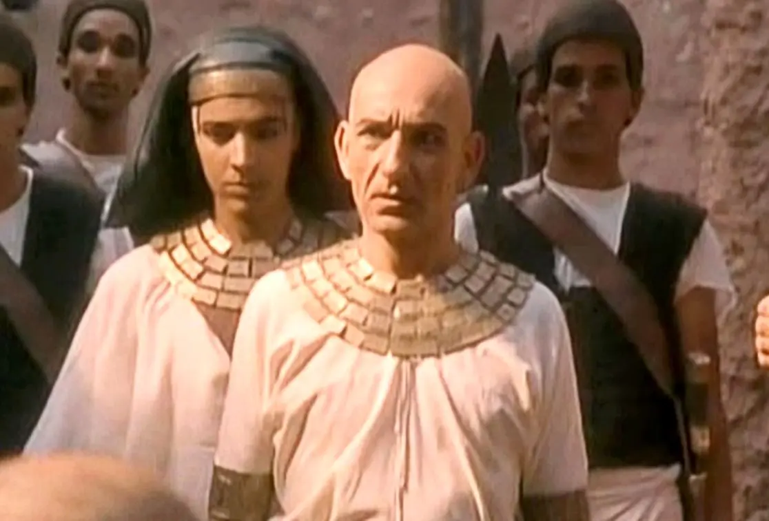 چهرۀ «پوتیفار» در سریال آمریکایی «یوسف» بعد از 30 سال در 81 سالگی 