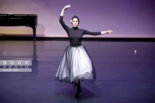 تصاویر؛ کنسرت نمایش «نغمه‌های ناخوانده‌ میکیس تئودوراکیس»